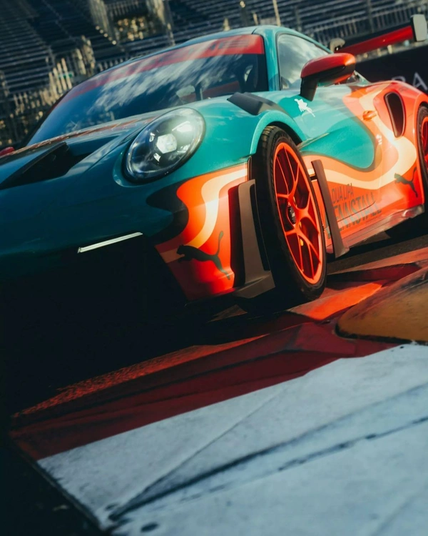 Dua Lipa จับมือ Porsche เปิดตัว 911 GT3 RS รุ่นพิเศษ เพื่อนำไปประมูลช่วยเด็กในโคโซโว